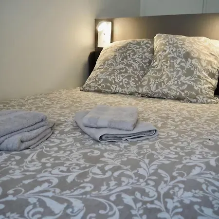 Les Pics Du Courtat Apartament *